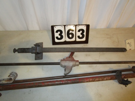 lot 363 image: Assortment of Body Repair Tools