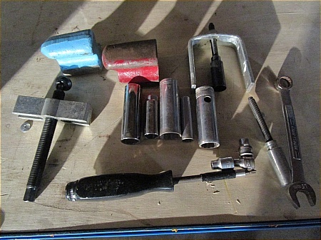 lot 549 image: Assortment of Hand Tools