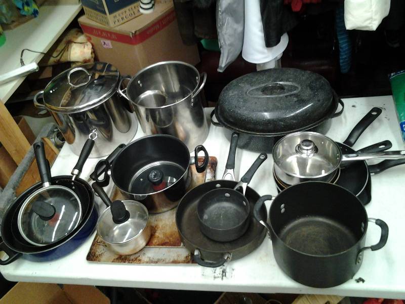 lot 5 image: Large Lot Of Pots, Pans, Lids, Roaster, Stock Pots