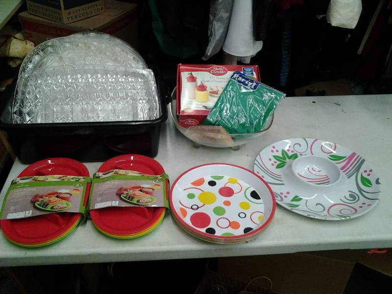 lot 12 image: 2-NEW Sets Of 4 Taco Plates, Serving Trays, Table Cloths, More