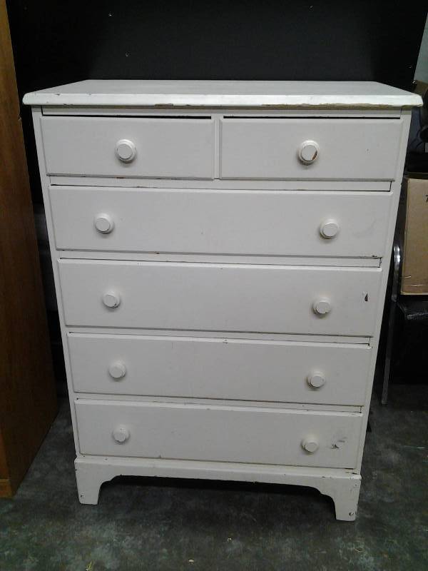 lot 22 image: Vintage Painted Wood 6-Drawer Chest (In Very Nice, Sturdy Condition)