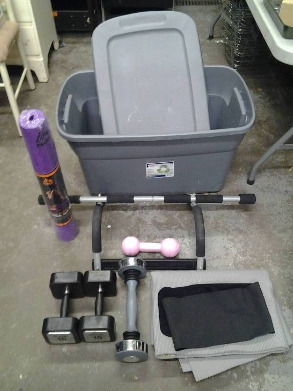 lot 26 image: Tote With Lid Yoga Mats, Pull-Up Bar, Shake Weight & Weights