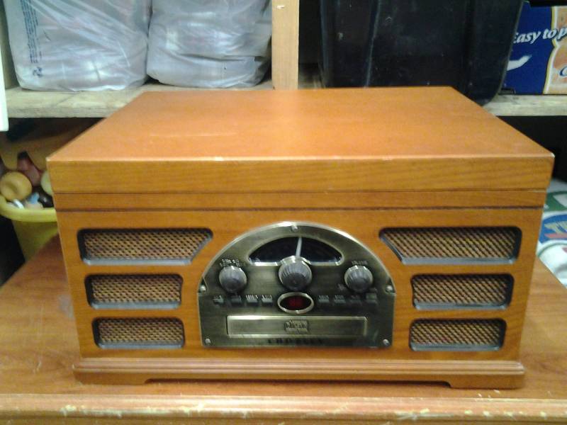 lot 31 image: Crosley AMFMCDTurntableCassette Player