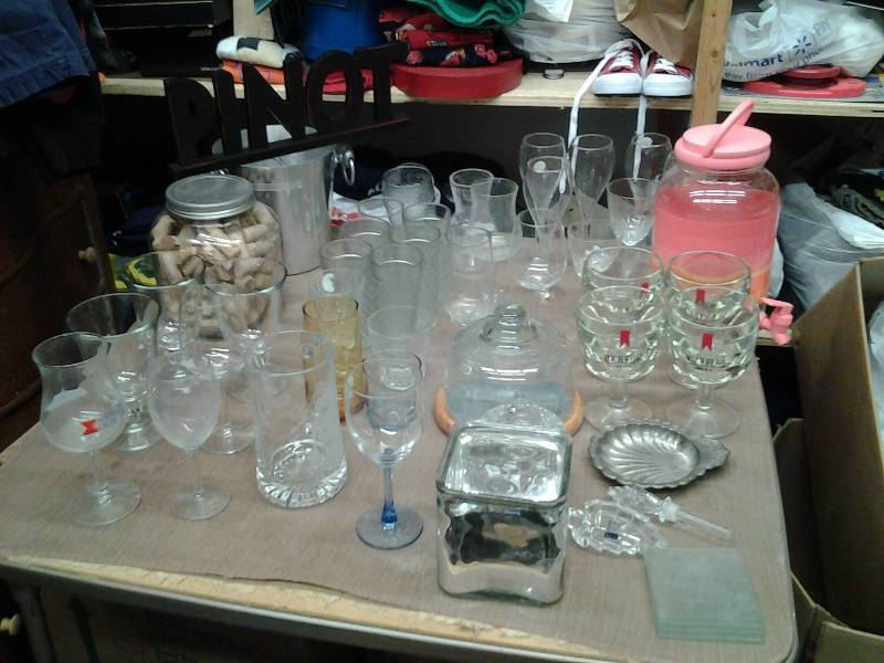 lot 39 image: Bar Ware, Goblets, Beer Glasses, Wine Corks, Champagne Bucket, Marble Cheese Server