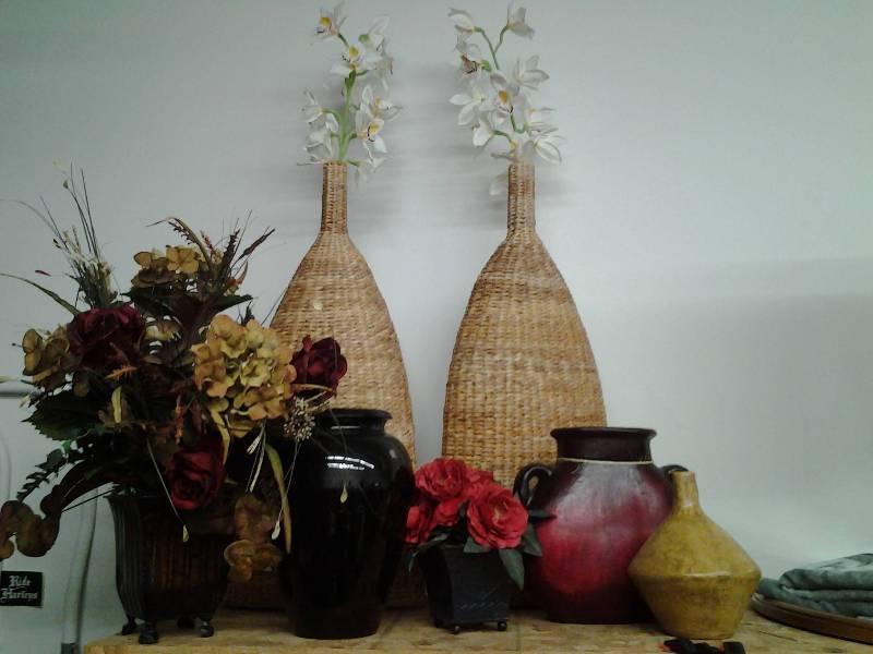 lot 43 image: Large Wicker Basket Vases, Pottery, Centerpieces