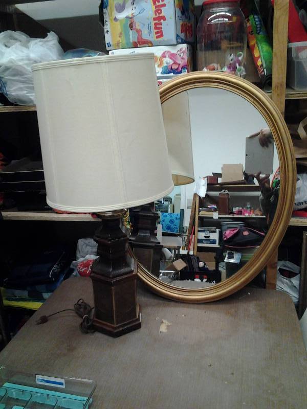 lot 44 image: Lamp & Oval Mirror
