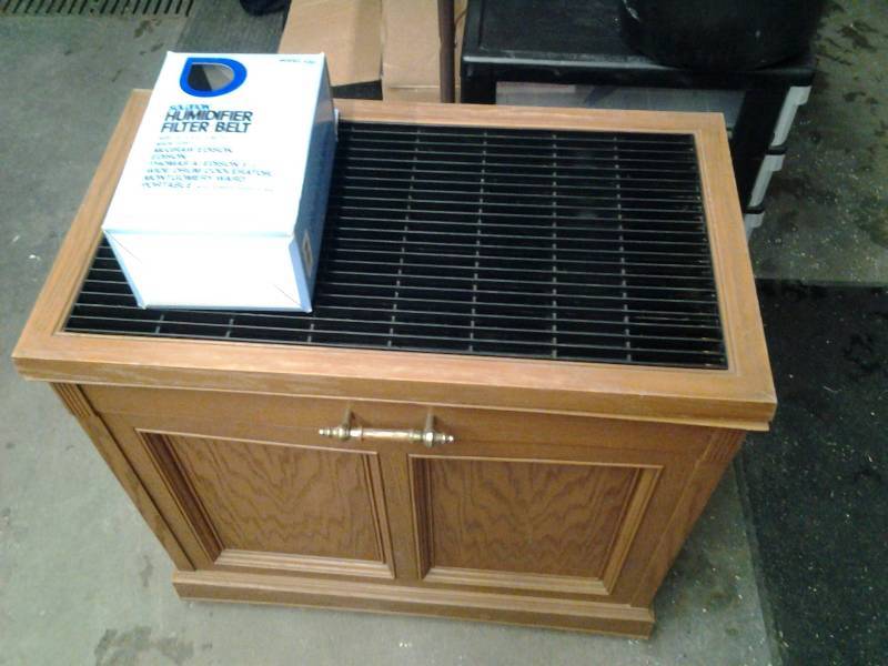 lot 46 image: Humidifier