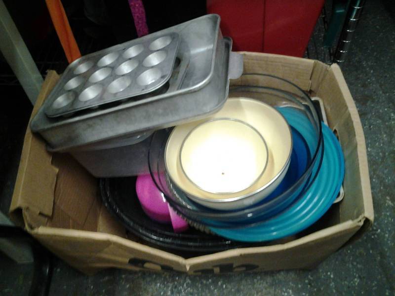 lot 49 image: Box Lot Of Assorted Kitchen Bowls, Bake Ware, Related