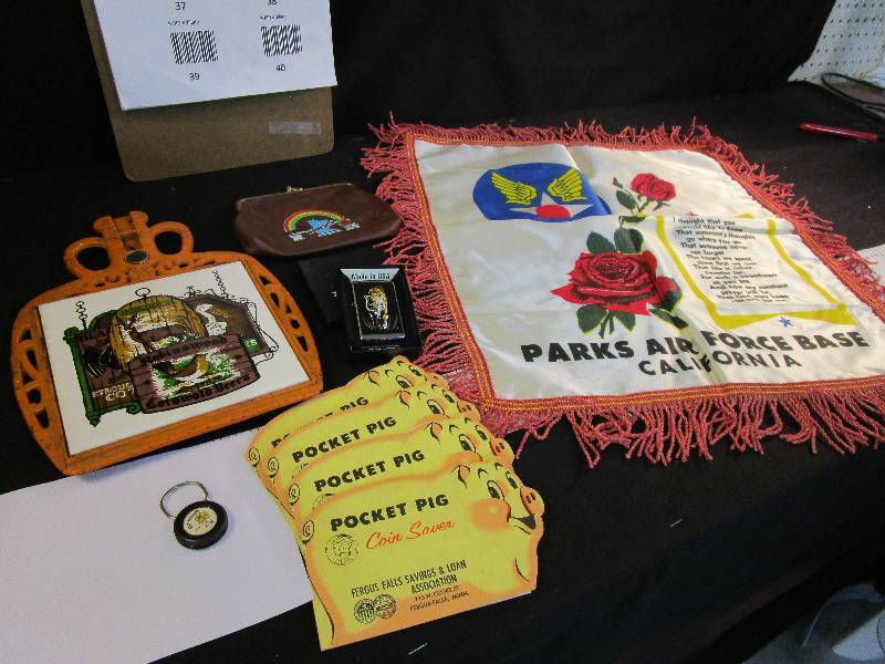 lot 34 image: Misc Treasures