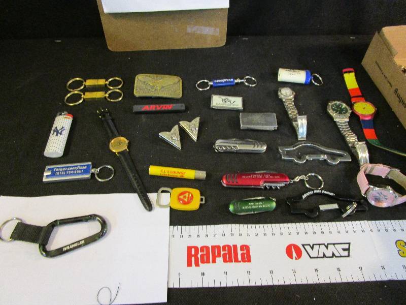 lot 36 image: Adverstising  Items
