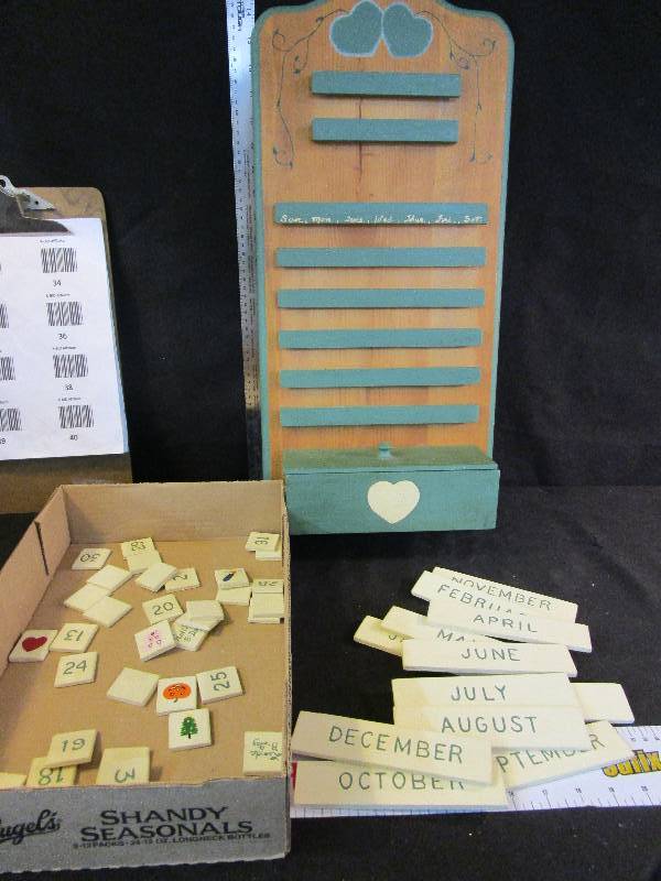 lot 39 image: Perpetual Calendar