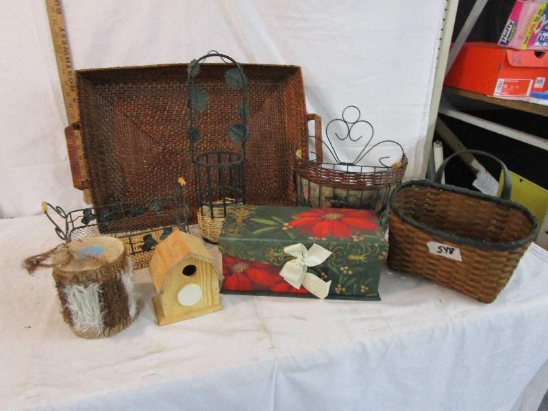 lot 55 image: Assortment of Baskets and Dcor