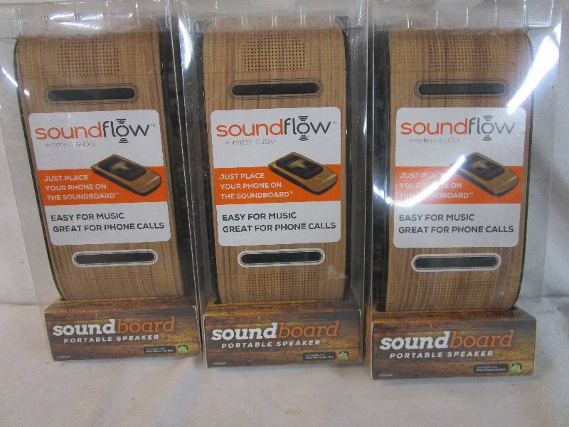 lot 62 image: Cell Phone Speakers