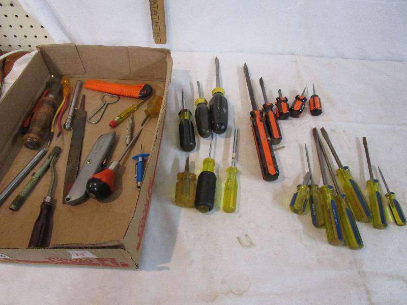 lot 75 image: Screwdriver assortment