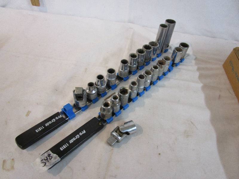lot 77 image: 12 Sockets