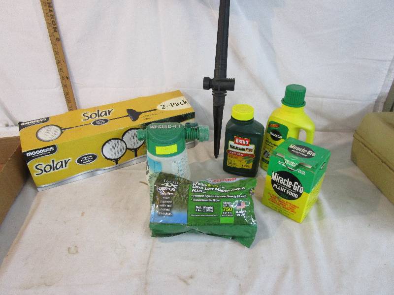 lot 82 image: Garden Items