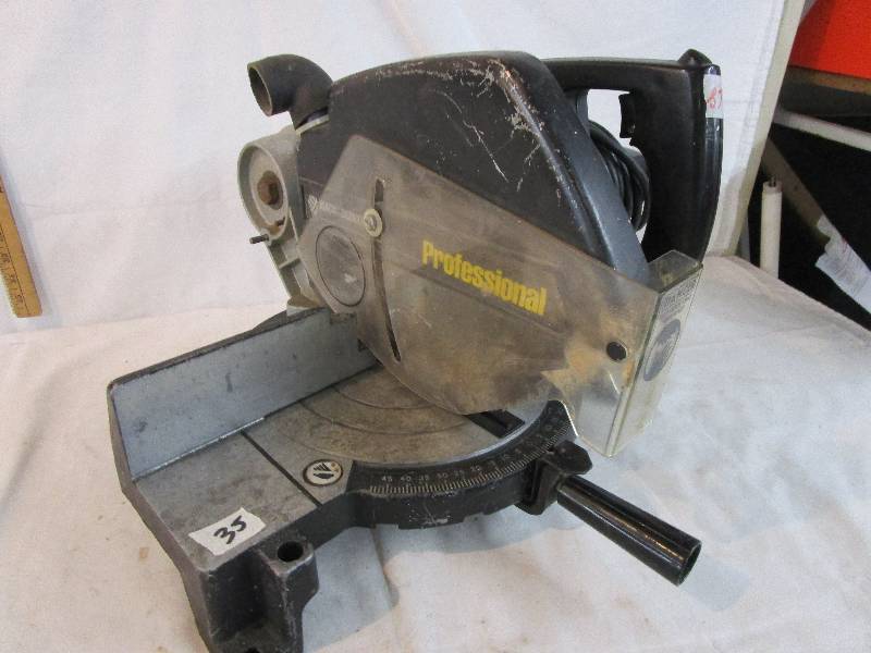 lot 87 image: Power Miter Saw