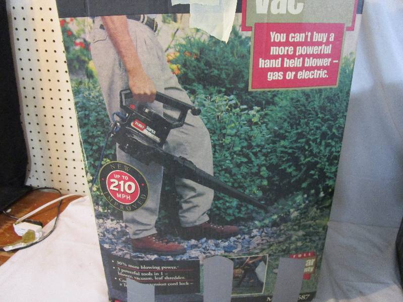 lot 92 image: Super Blower Vac