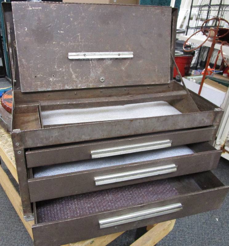 lot 117 image: Tool Box 3 drawer