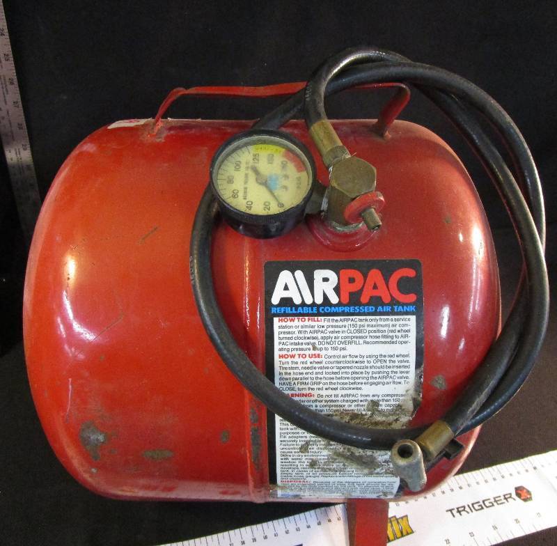 lot 119 image: Air Tanks