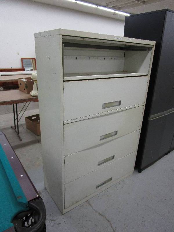lot 132 image: Metal File Cabinet