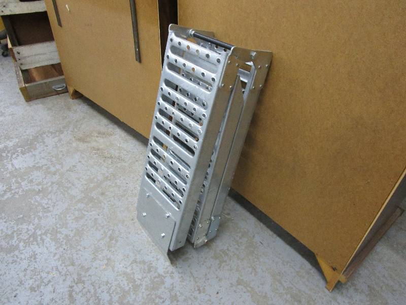 lot 133 image: Foldable Ramp