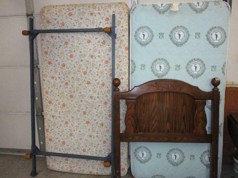 lot 136 image: Twin Bed