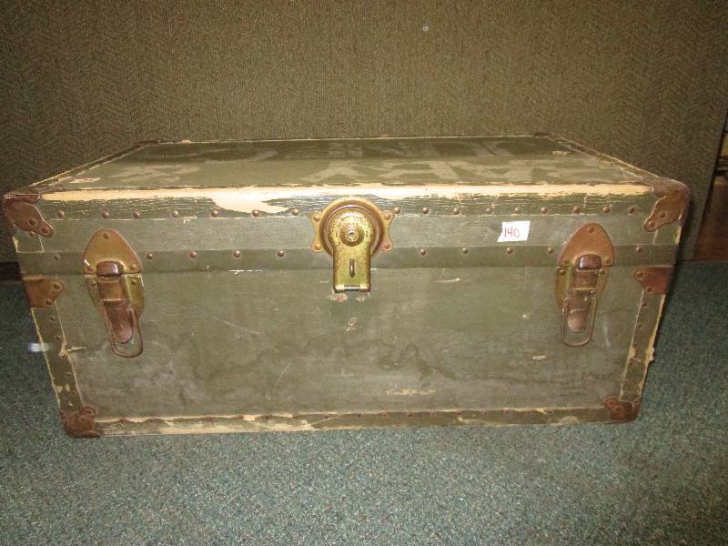 lot 140 image: Trunk