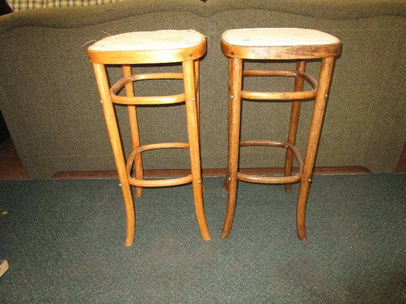 lot 141 image: 2 Stools