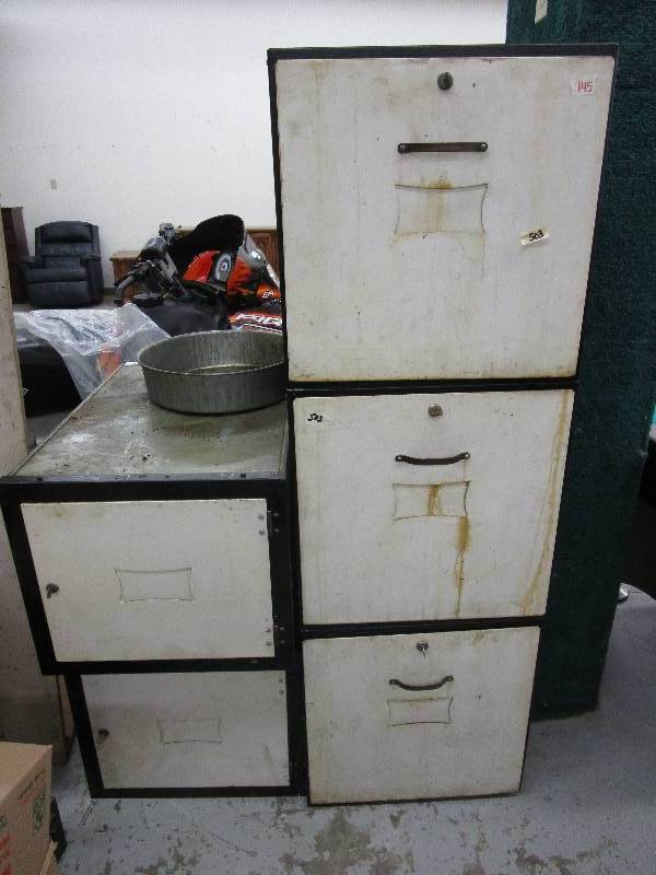 lot 145 image: Metal Garage Storage Drawers