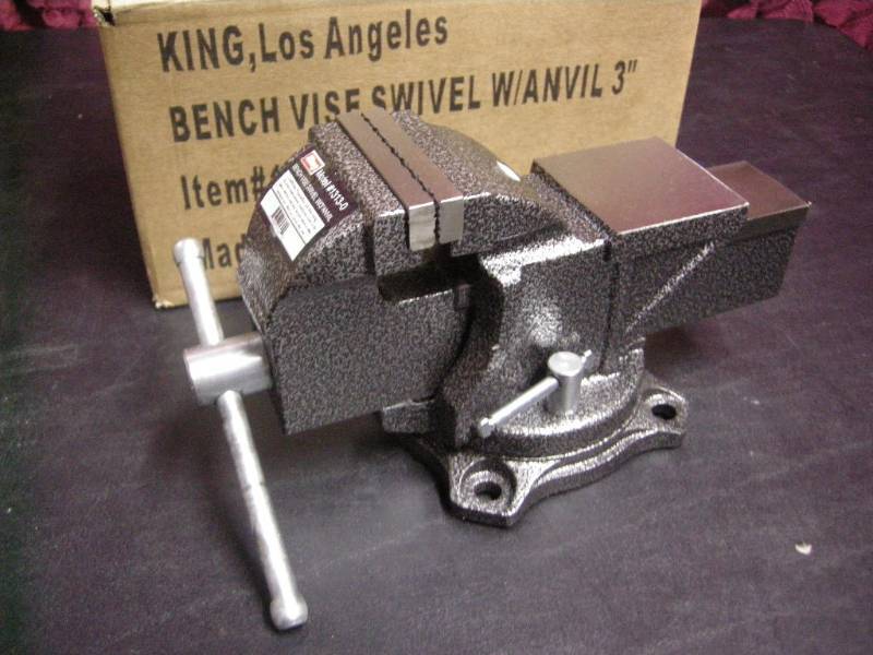 King 3 Swivel Bench Vise With Anvil Trade Show Tools