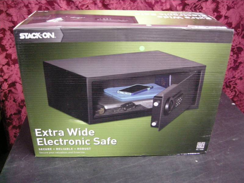 Stack-On Extra Wide electronic Safe