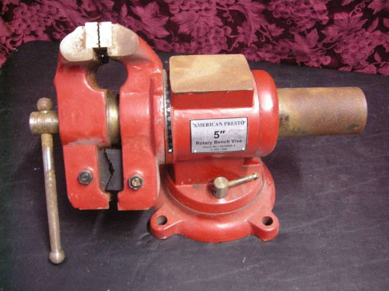 5 Rotary Bench Vise