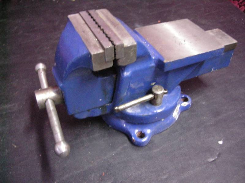 4 Swivel Bench Vise