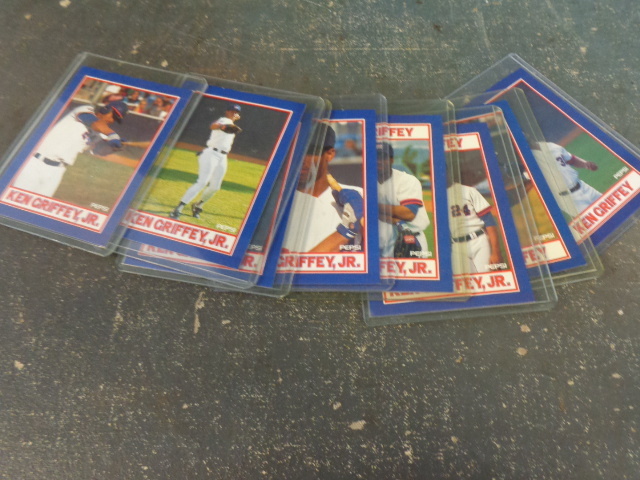 lot 54 image: Set of Rare Pepsi Ken Griffey Jr Baseball Cards