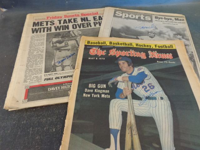 lot 61 image: 3 Signed Sports Sections, Ron Darling, Lee Mazzilli and Dave Kingman