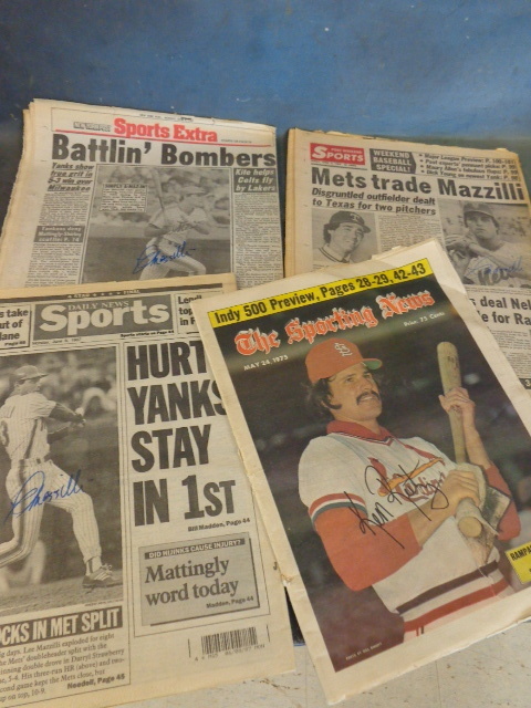 lot 63 image: 4 Signed Sports Sections, Ken Reits and Lee Mazzilli
