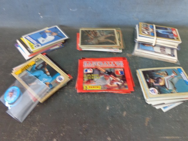 lot 71 image: Vintage Baseball Cards