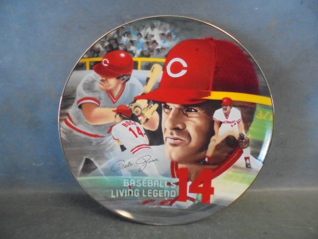 lot 10 image: Pete Rose Autographed Collectors Plate