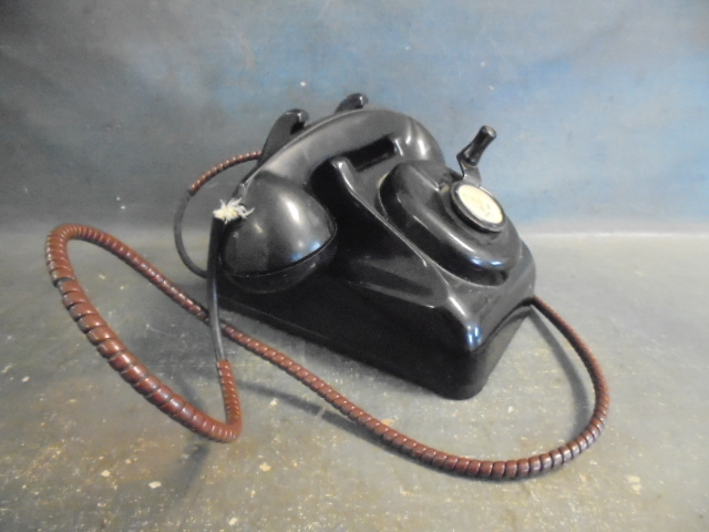 lot 36 image: Antique Telephone