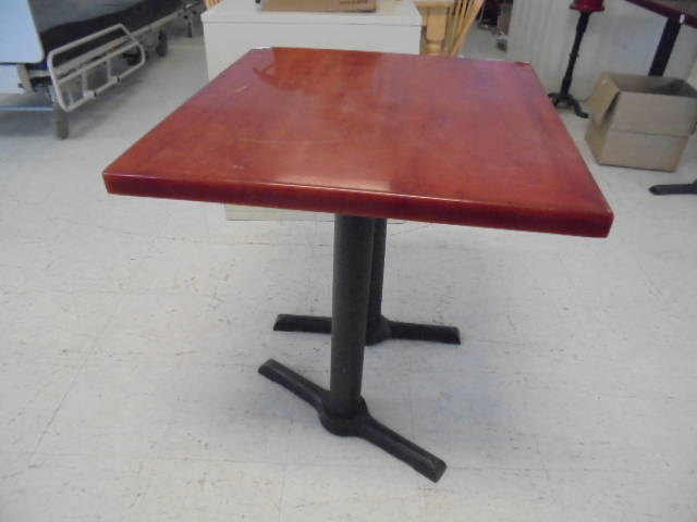 lot 18 image: Dining Table