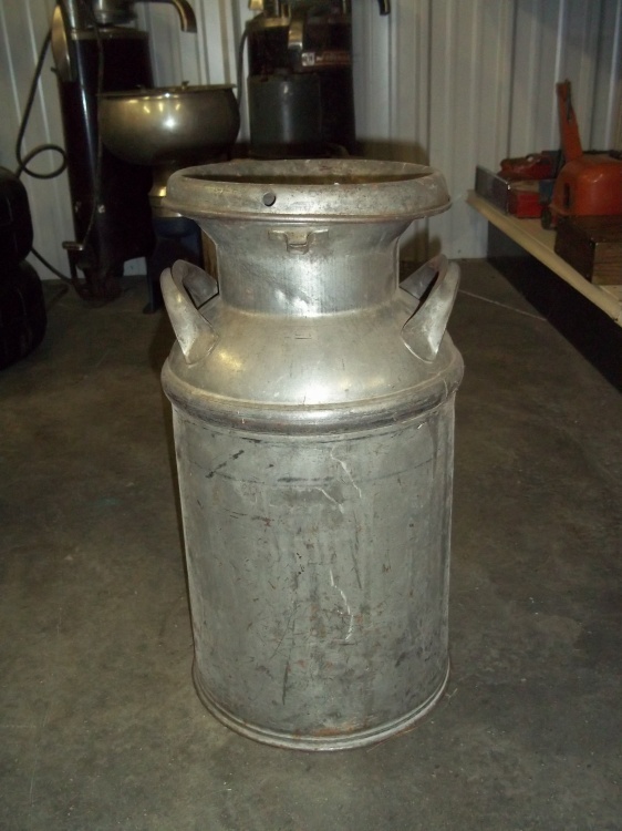 lot 23 image: Vintage Cream Can