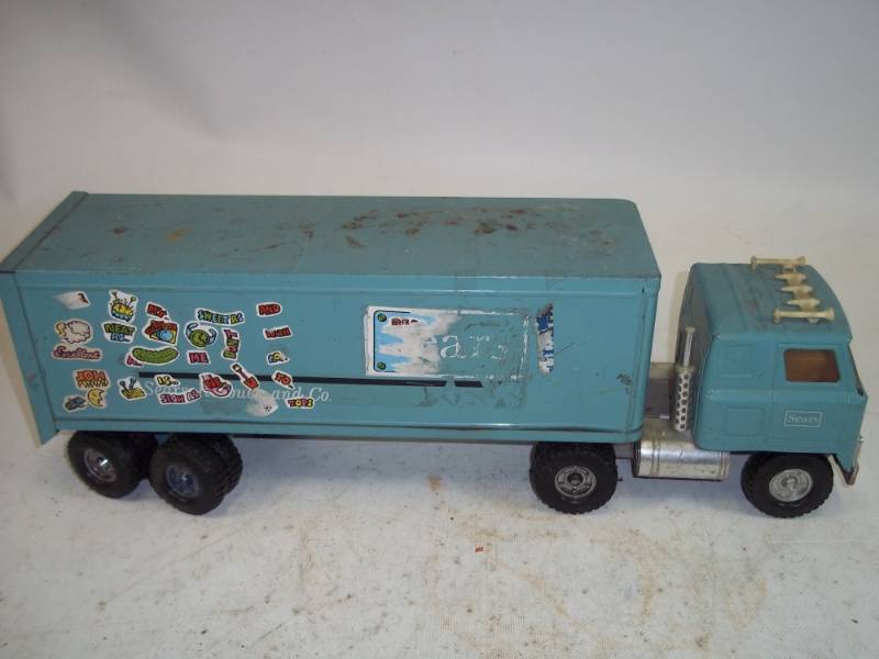 lot 48 image: Vintage Sears Toy Semi-Truck
