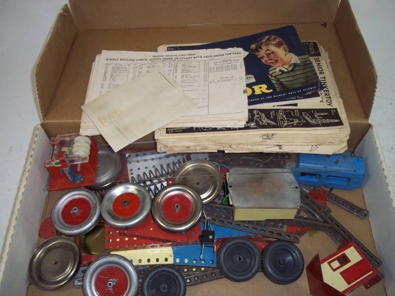 lot 78 image: Vintage Erector set