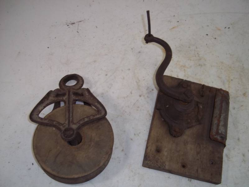 lot 79 image: Vintage wooden pulley and handle