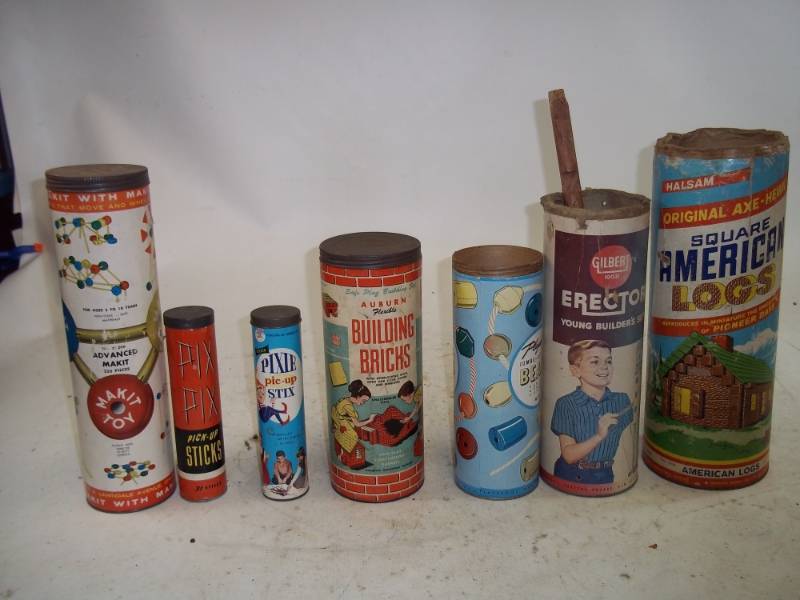 lot 84 image: Assorted Vintage building toys