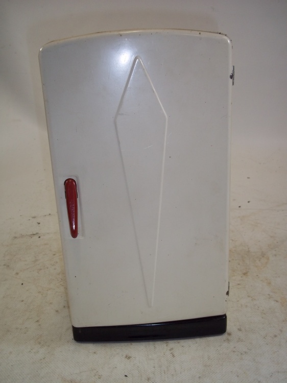 lot 93 image: Vintage toy refrigerator