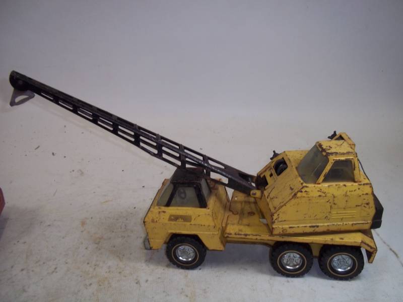 lot 103 image: Vintage toy tractor