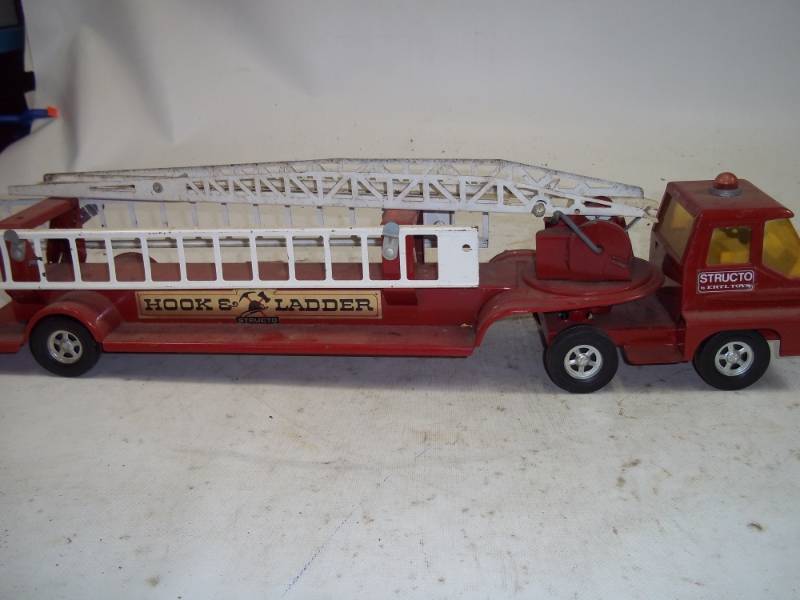 lot 106 image: Vintage Fire Truck
