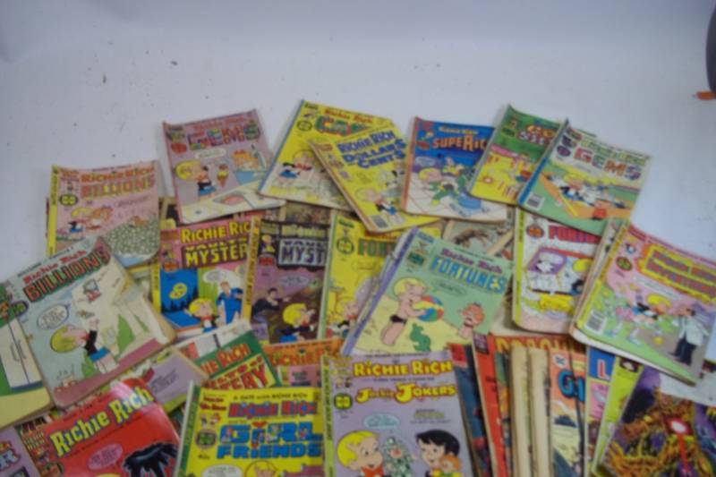 lot 110 image: Vintage Comic Books